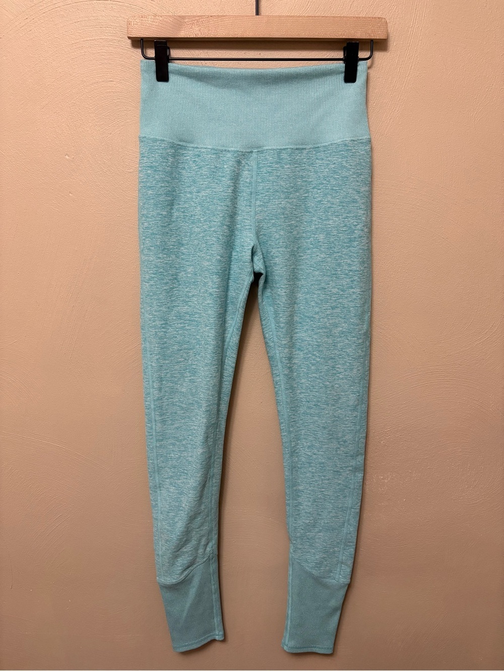 ALO High Waist Lounge Legging in Blue Quartz Heather Size Medium - Picture 2 of 10